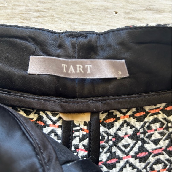 TART COLLECTIONS, IKAT PATTERN SHORTS - Picture 7 of 9